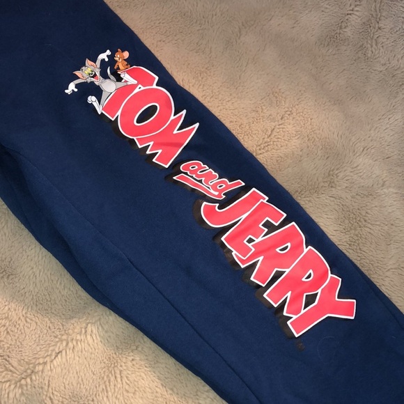 🔹4 for $30 Tom and Jerry Joggers, Medium - Picture 2 of 6